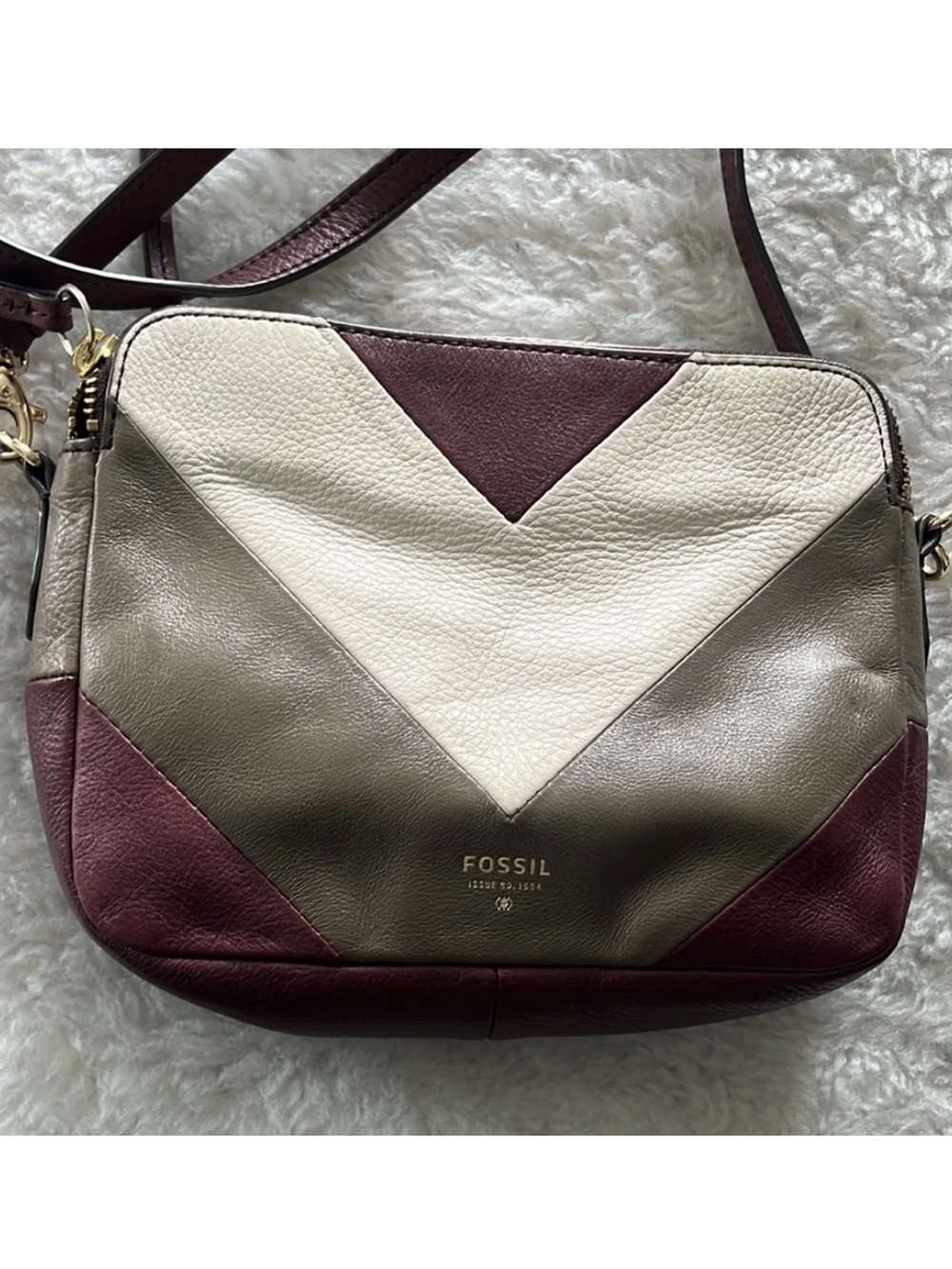 Fossil Leather crossbody Bag, tri Color chevron wine, taupe, cream double zip